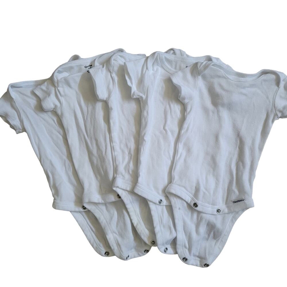 Gerber Bundle of 5 Onesies 0-3 Months White Stretchy Cotton